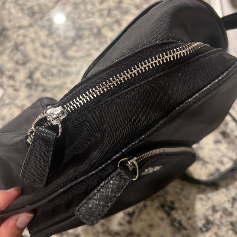 Guess Back Pack - Picture 5 of 8